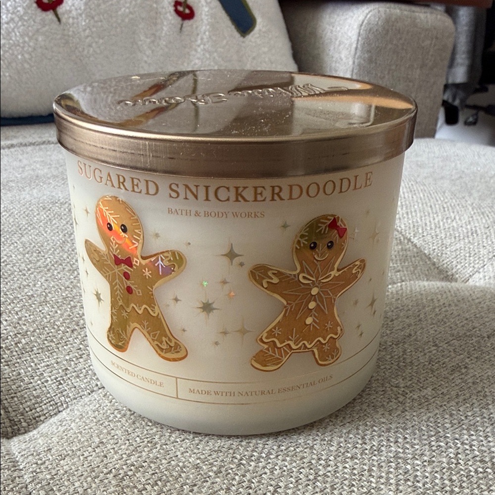 Bath & Body Works, White Barn, Sugared Snickerdoodle Candle with Gold Lid